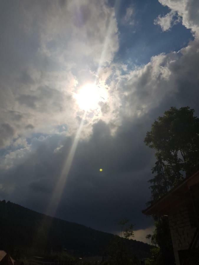 Круассан Hotel Bukovel Luaran gambar